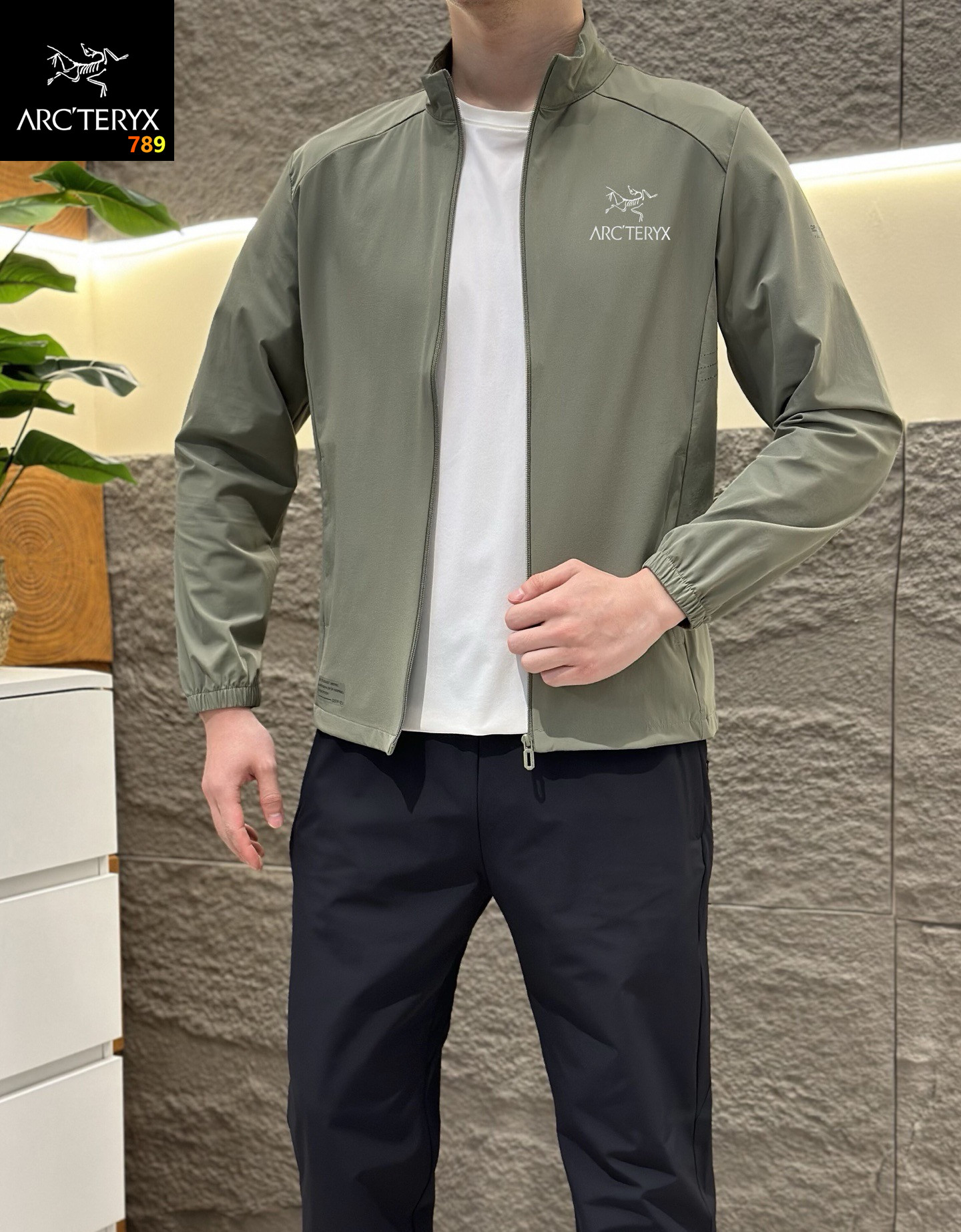 Arc'teryx Men's Black Lightweight Jacket view