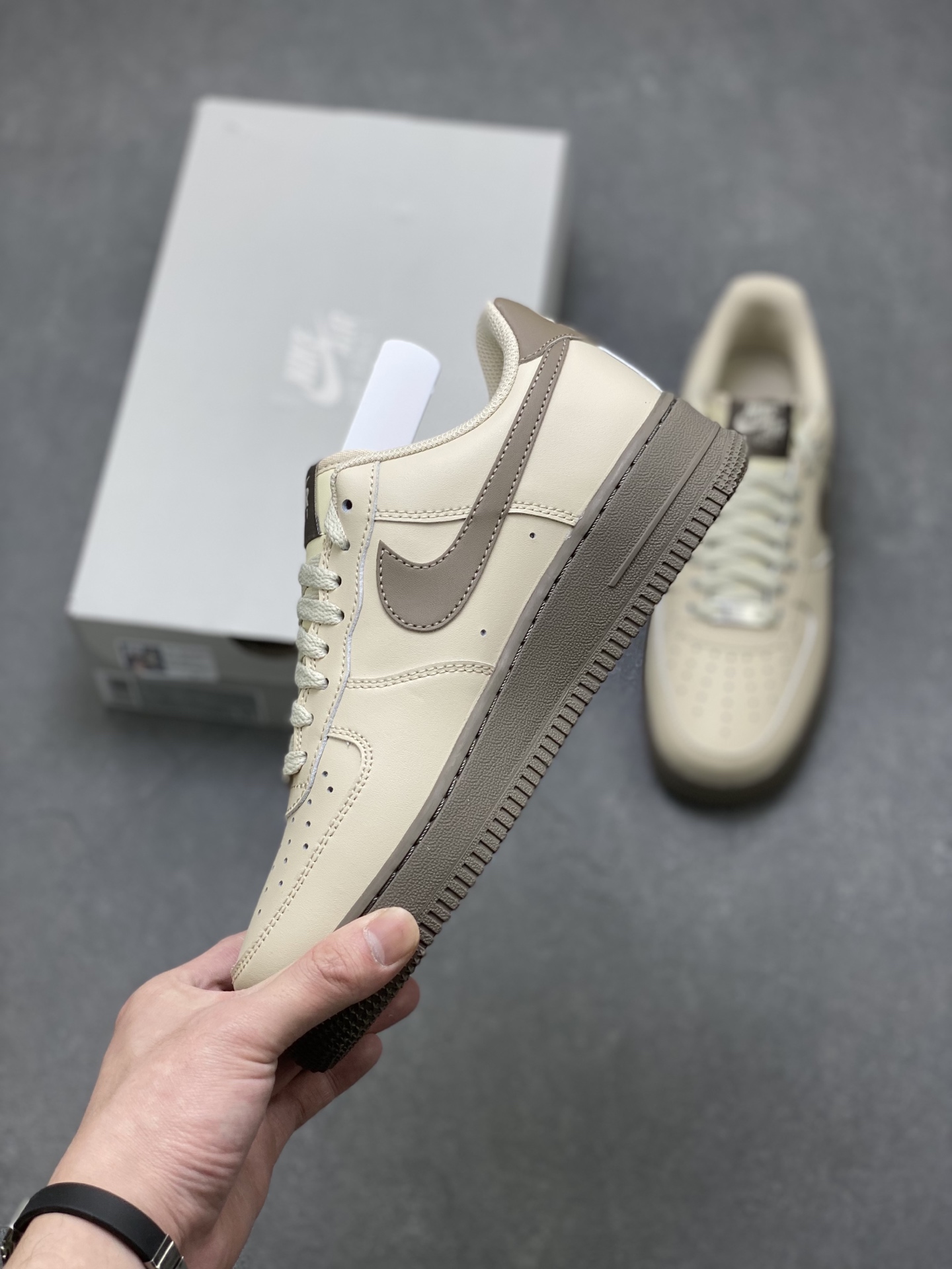 Nike Air Force 1 07 Low Linen Tan view