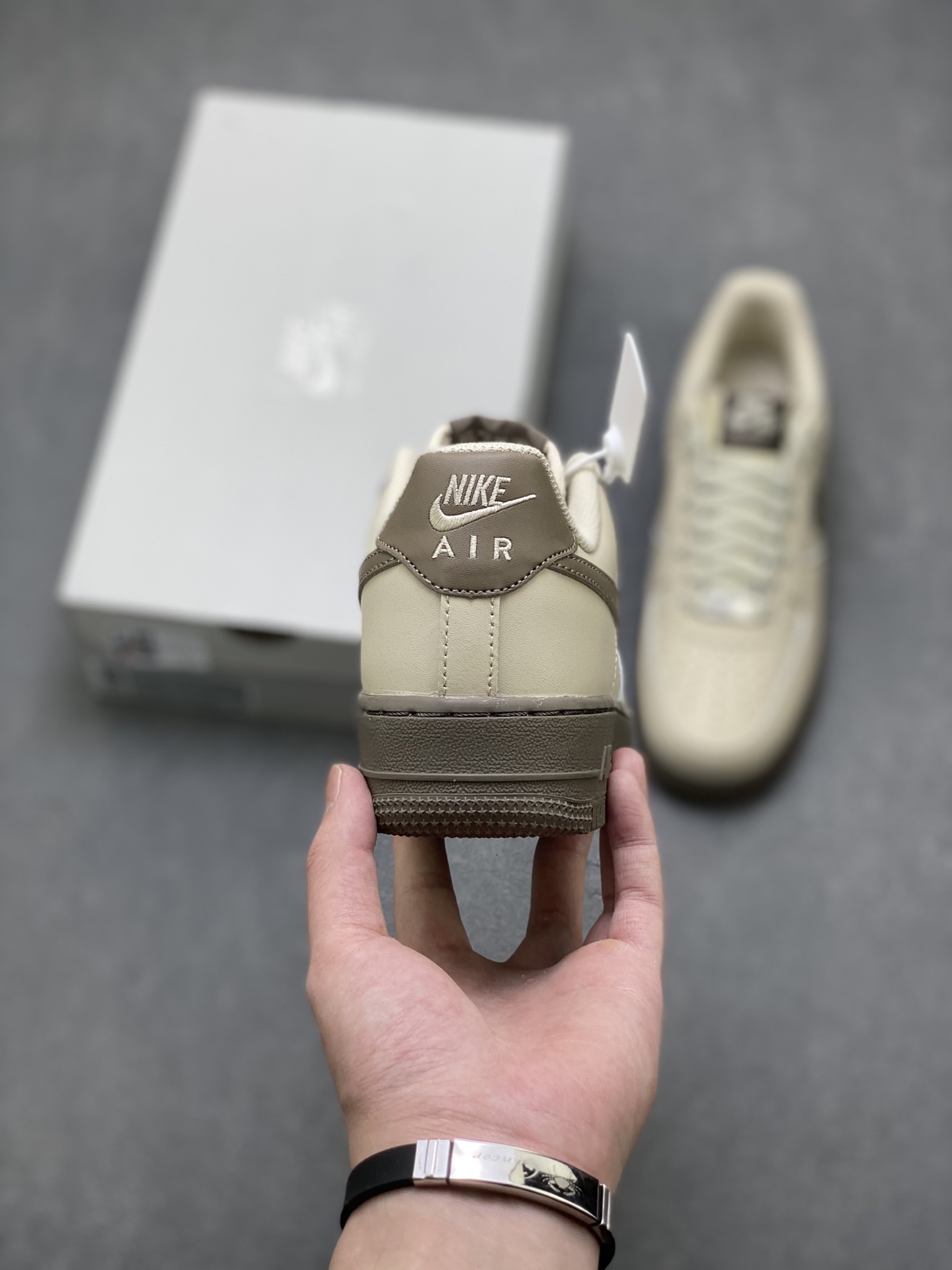 Nike Air Force 1 07 Low Linen Tan view