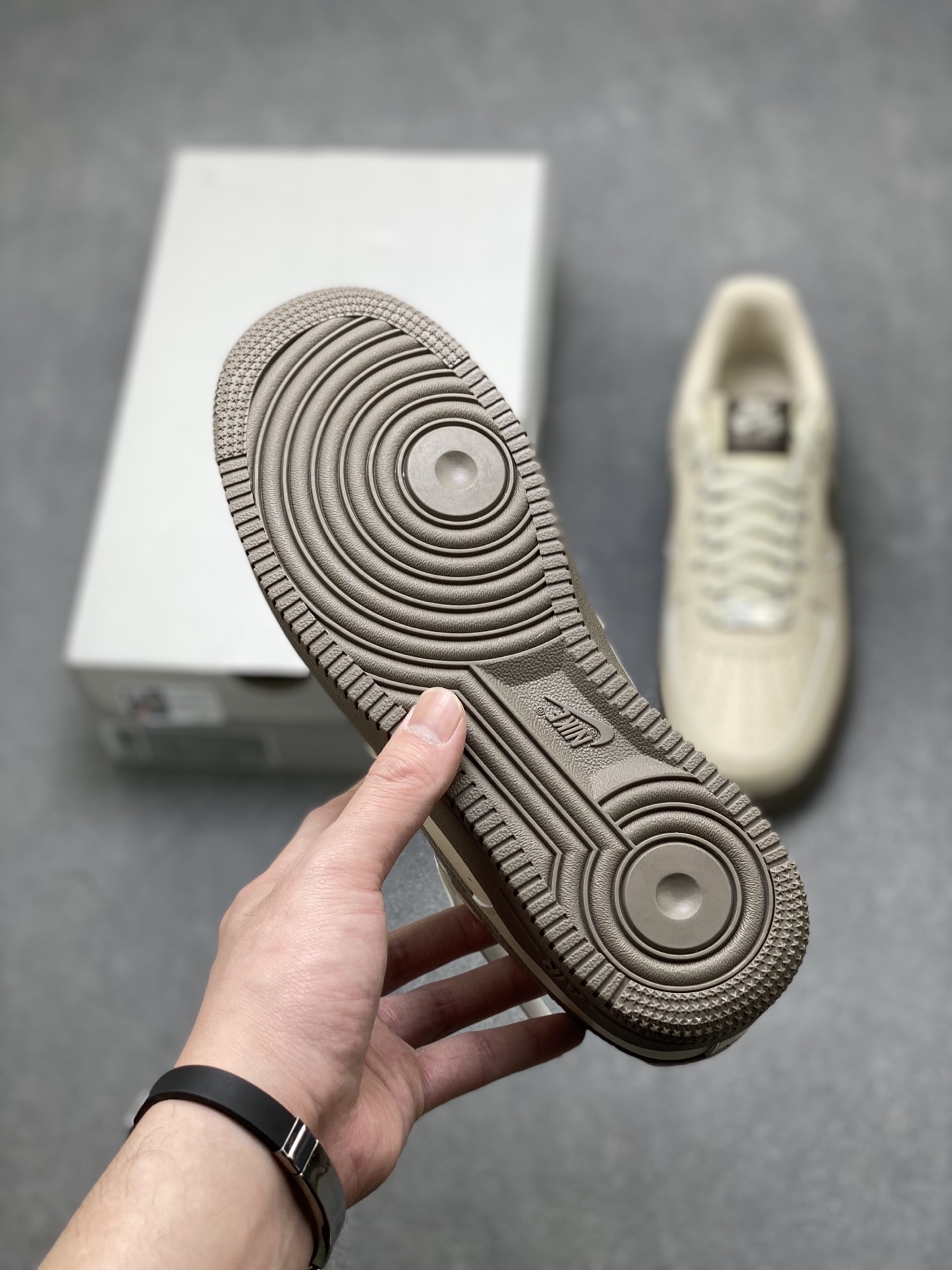 Nike Air Force 1 07 Low Linen Tan view