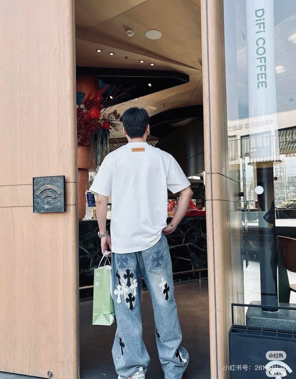 Louis Vuitton Monogram T-Shirt White view