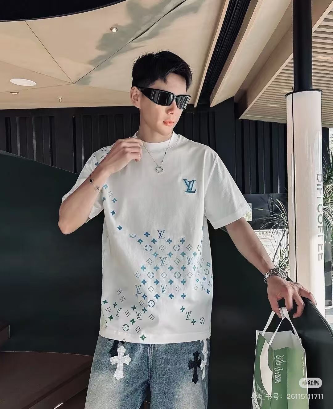 Louis Vuitton Monogram T-Shirt White view