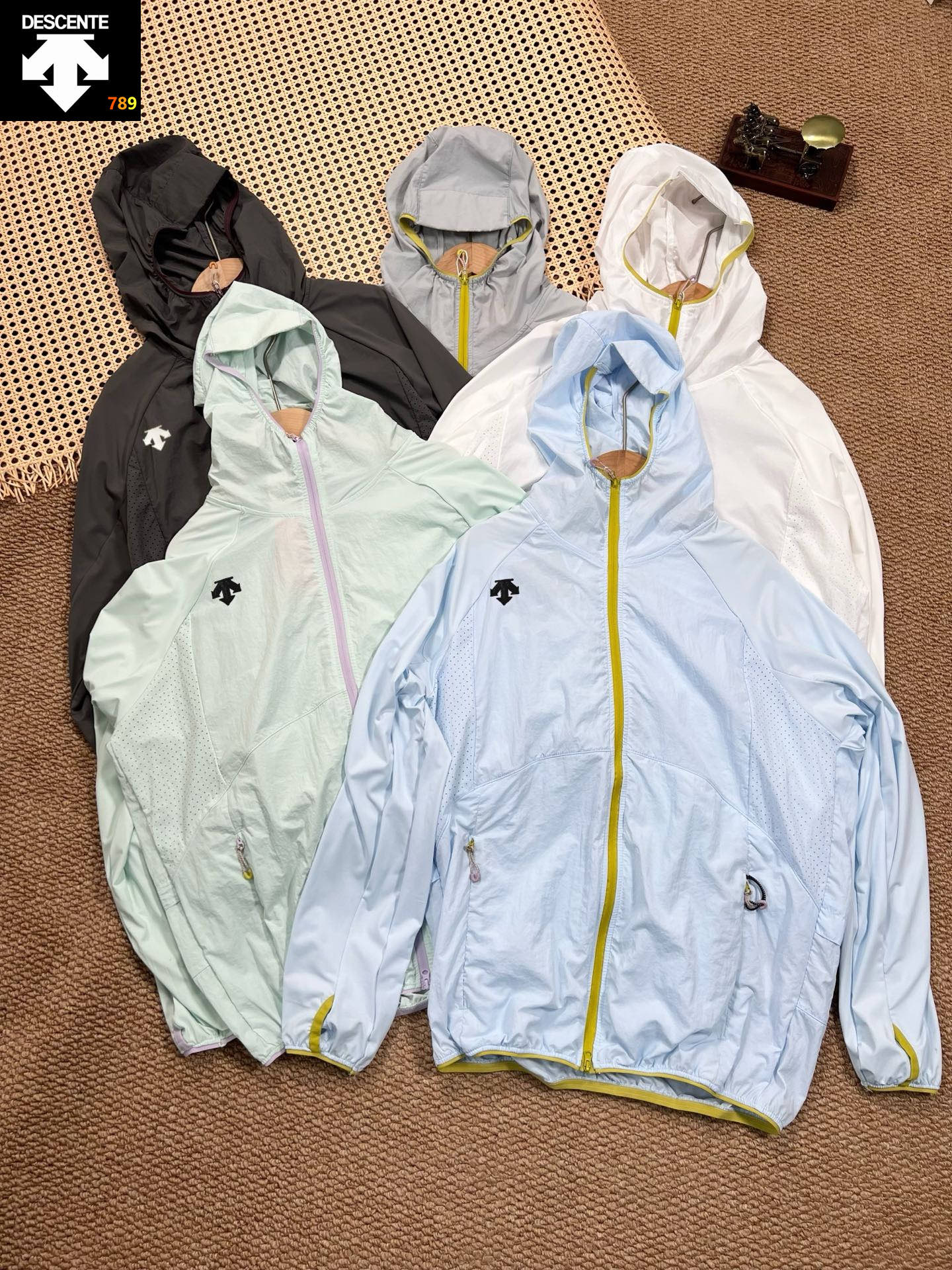 Descente U+ Unisex Color-Block Outdoor Sun-Protection Shell Jacket view