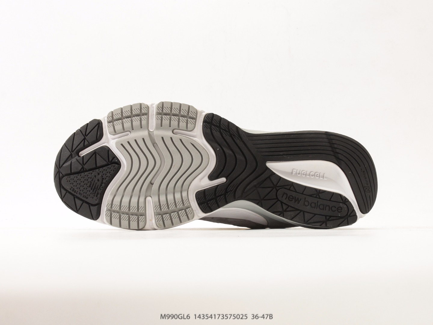 New Balance 990v6 Grey Low-Top Classic Runner view