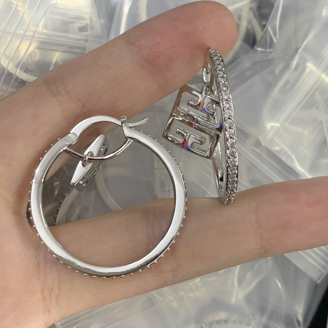 Givenchy New-Arrival Logo Stud Earrings