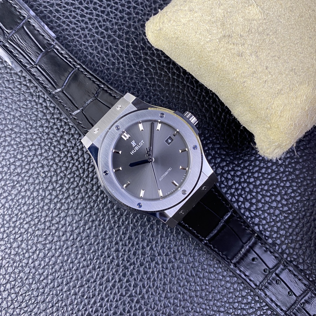 JJ+ Watch - Rubber and Leather Strap Options view