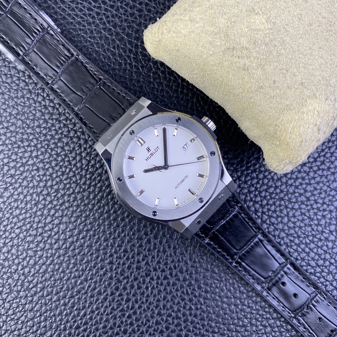 JJ+ Watch - Rubber and Leather Strap Options view