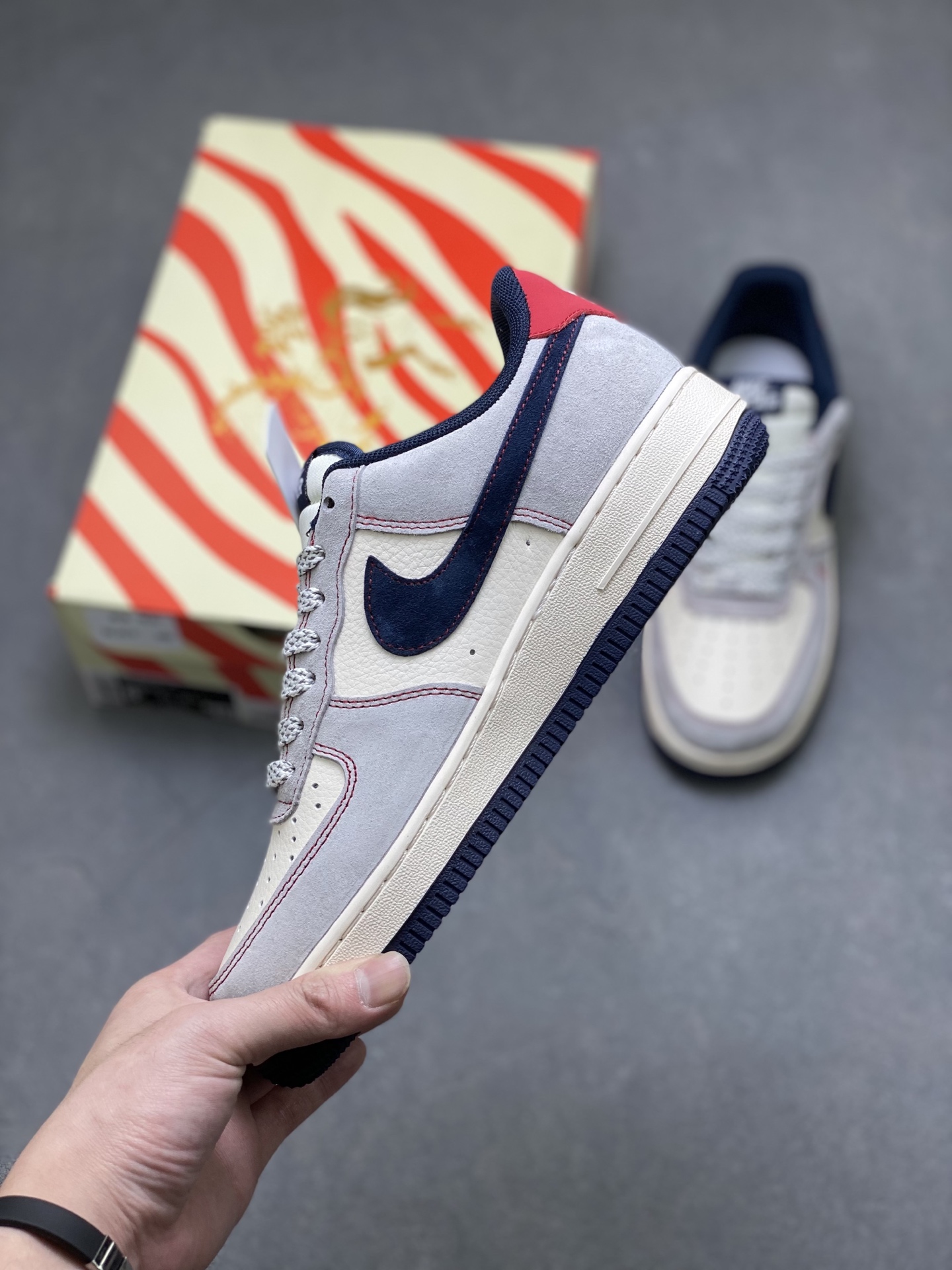 Nike Air Force 1 '07 Low Purple White view