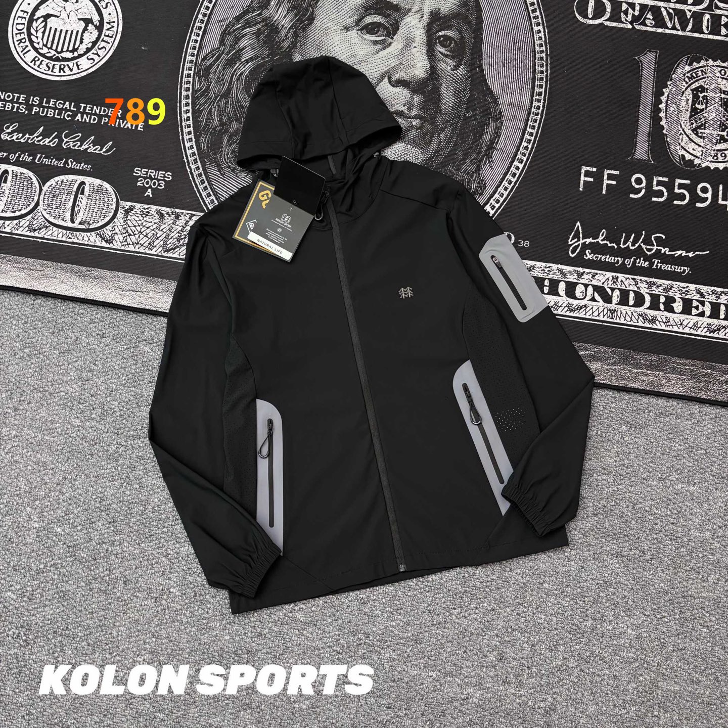 Kolon Sport Ice-Silk Hooded Quick-Dry Sun-Protection Jacket Black / Green / Light Grey view