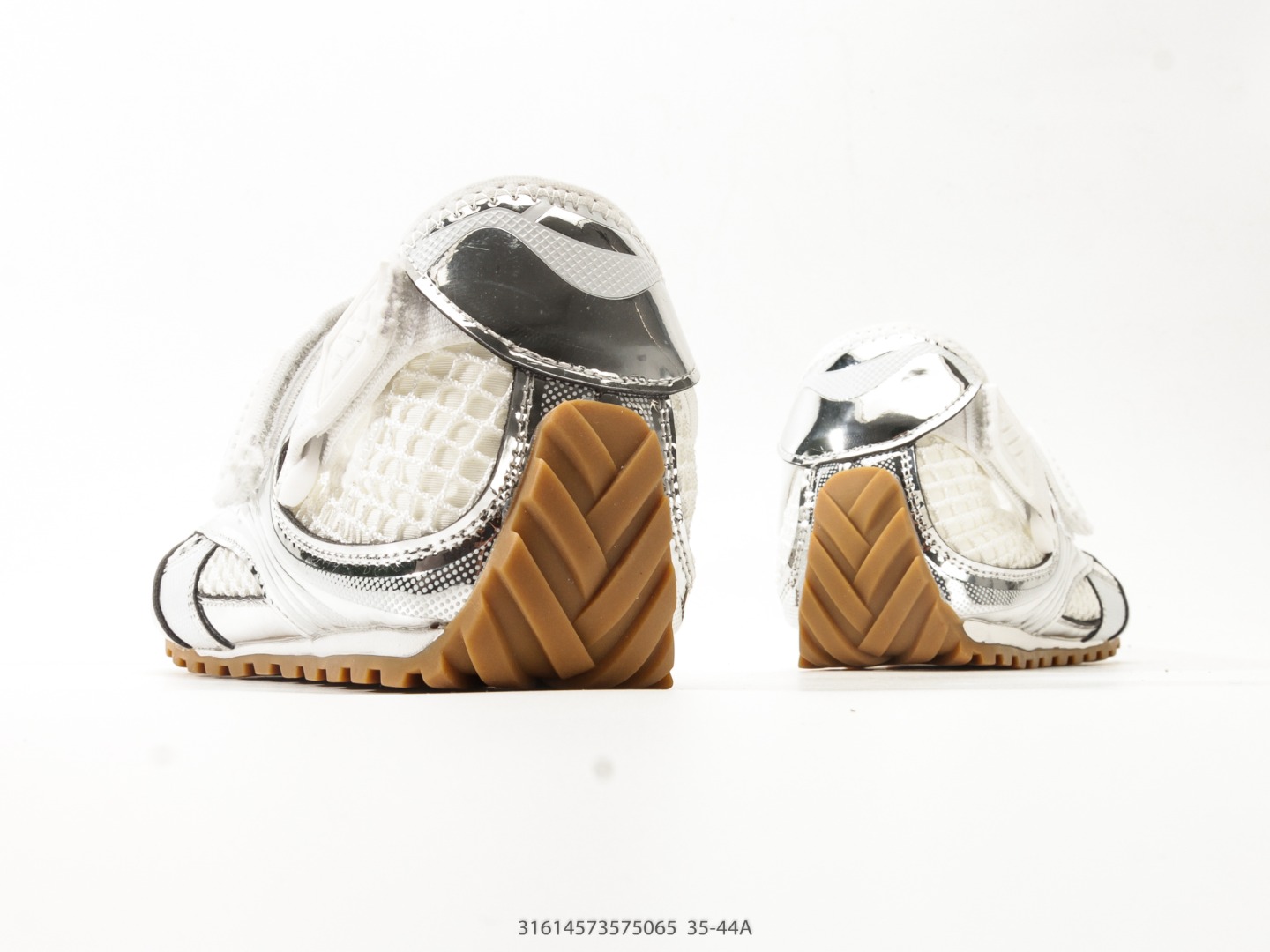 Bottega Veneta Orbit Knit Runner Beige view