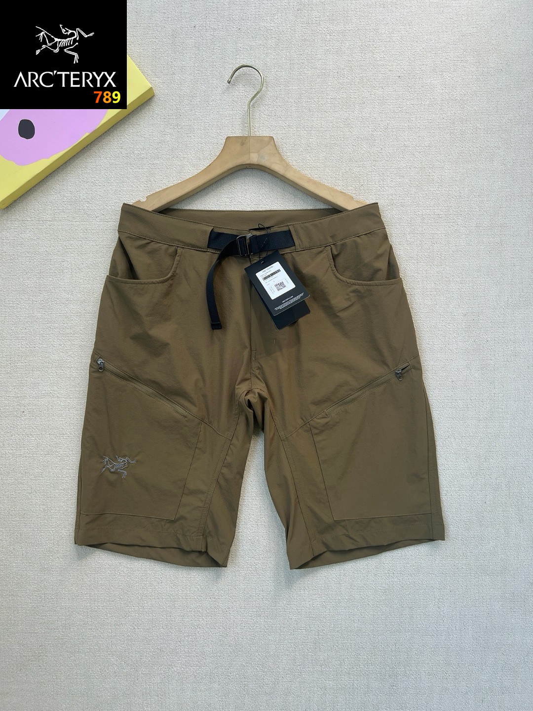 Arc'teryx Men's Quick-Dry Outdoor Cargo Shorts Black view