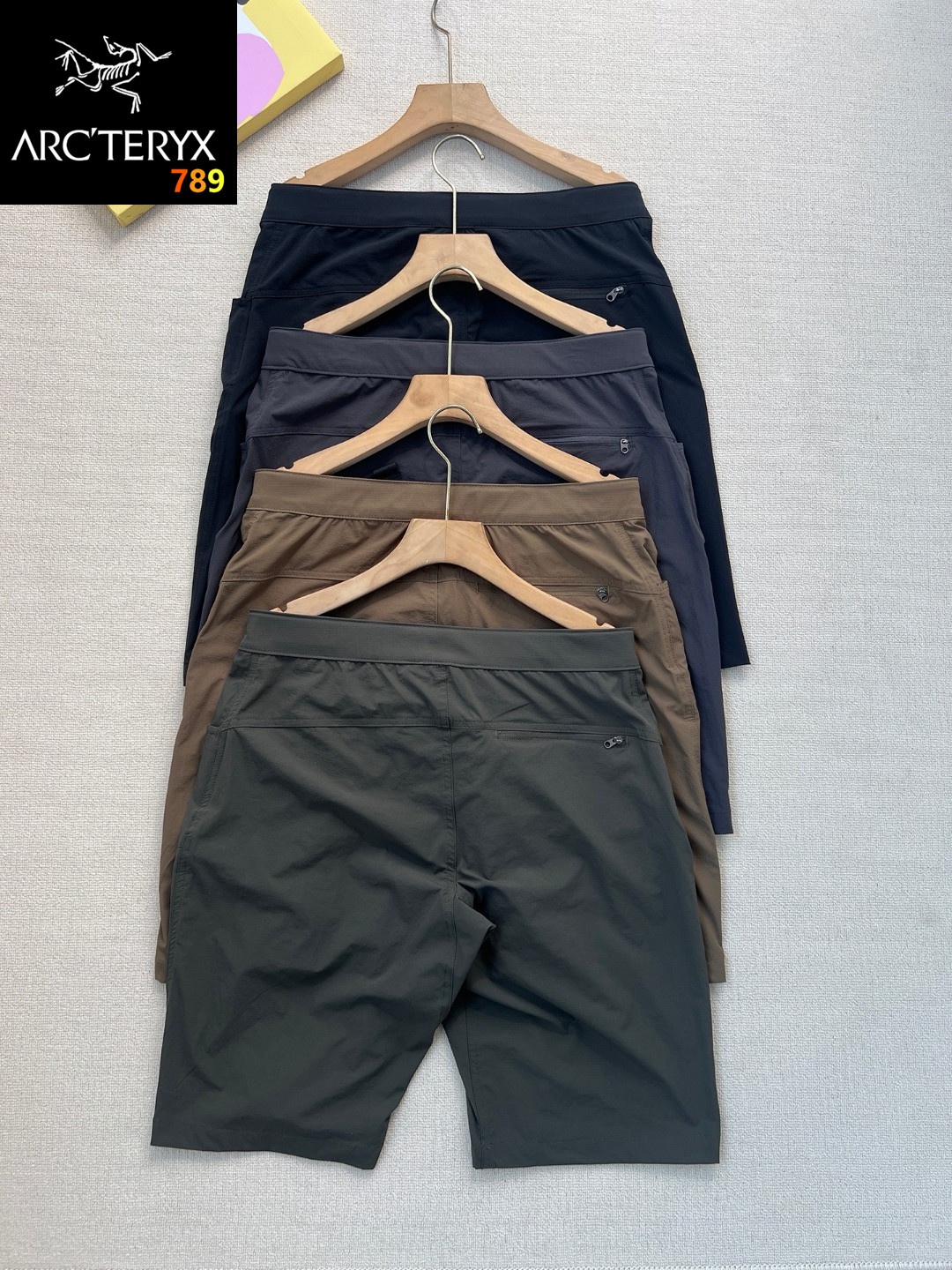 Arc'teryx Men's Quick-Dry Outdoor Cargo Shorts Black view