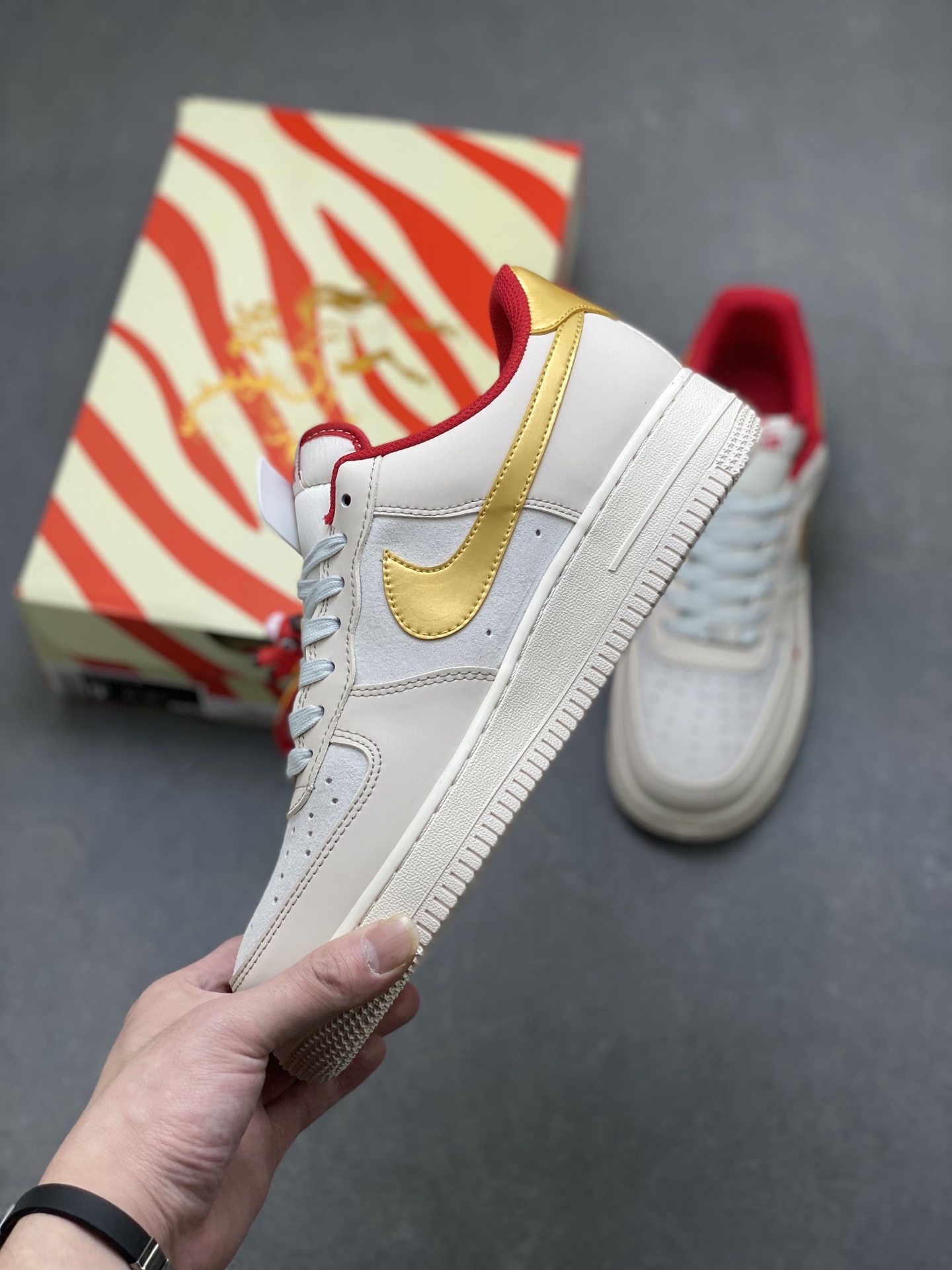 Nike Air Force 1 '07 Low White Gold Red view