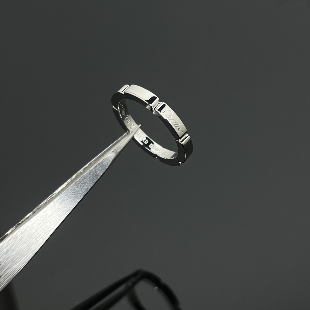Cartier Signature Ring view
