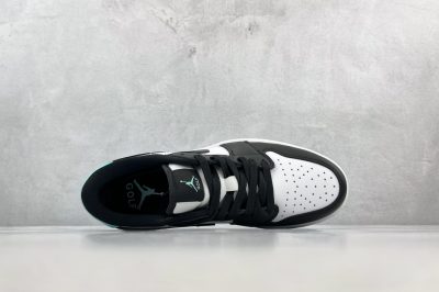 Air Jordan 1 Low Golf White Gum view 3