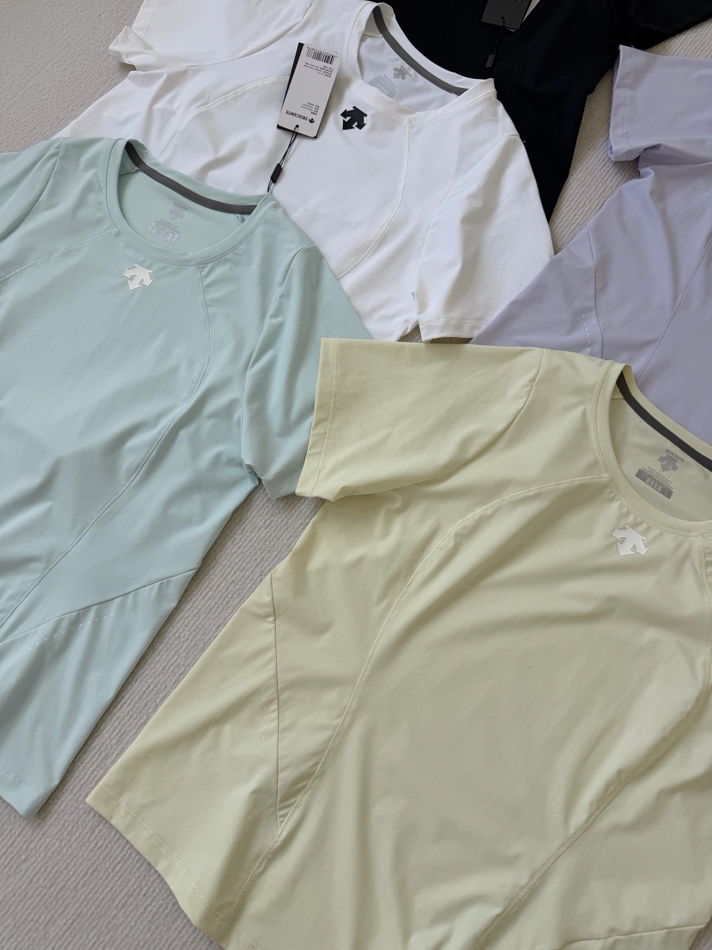 Descente Women's Ice-Silk Quick-Dry Athletic T-Shirt view