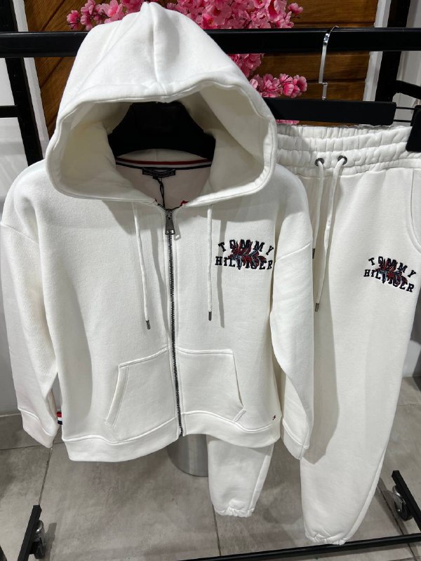 Tommy Women Apparel — 00393 view