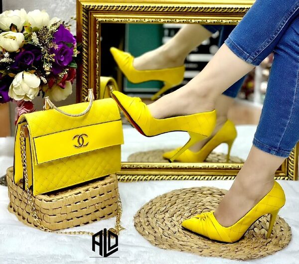 Women's Shoes — 00424