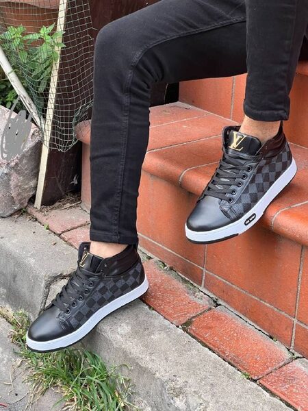 Louis Vuitton Sneakers — 005021 view 5