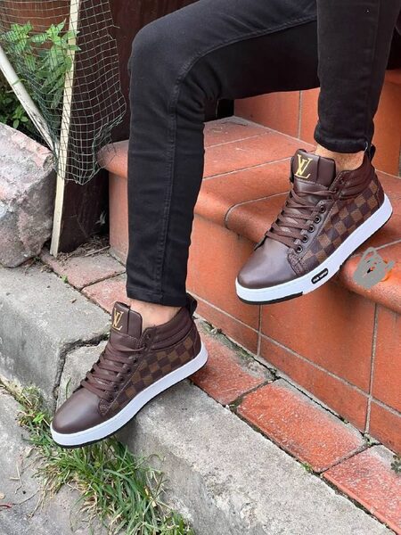 Louis Vuitton Sneakers — 005021 view 8