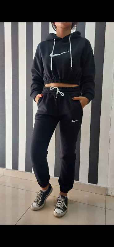 Nike Women Apparel — 00728