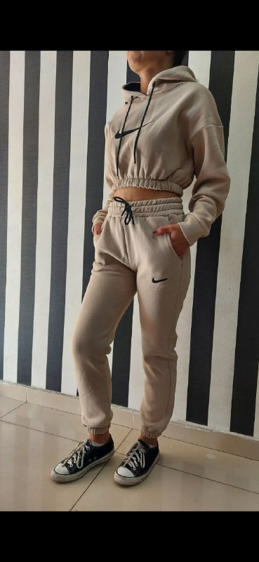Nike Women Apparel — 00728 view