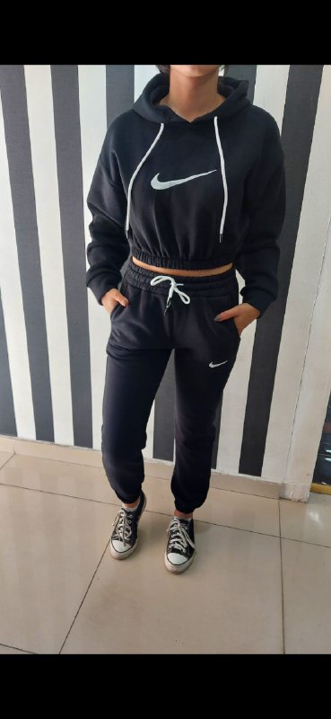 Nike Women Apparel — 00728 view