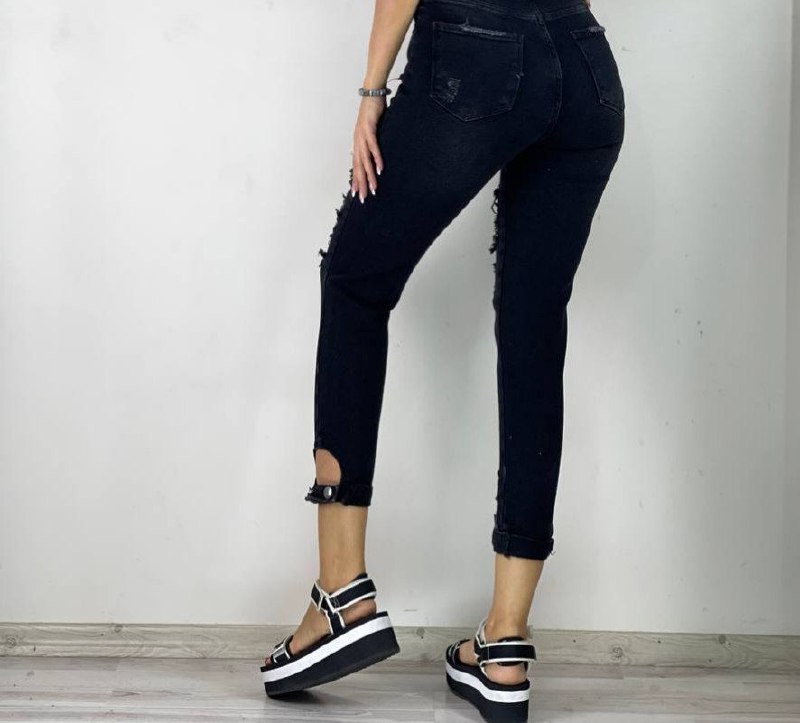 Apparel — 00885 view