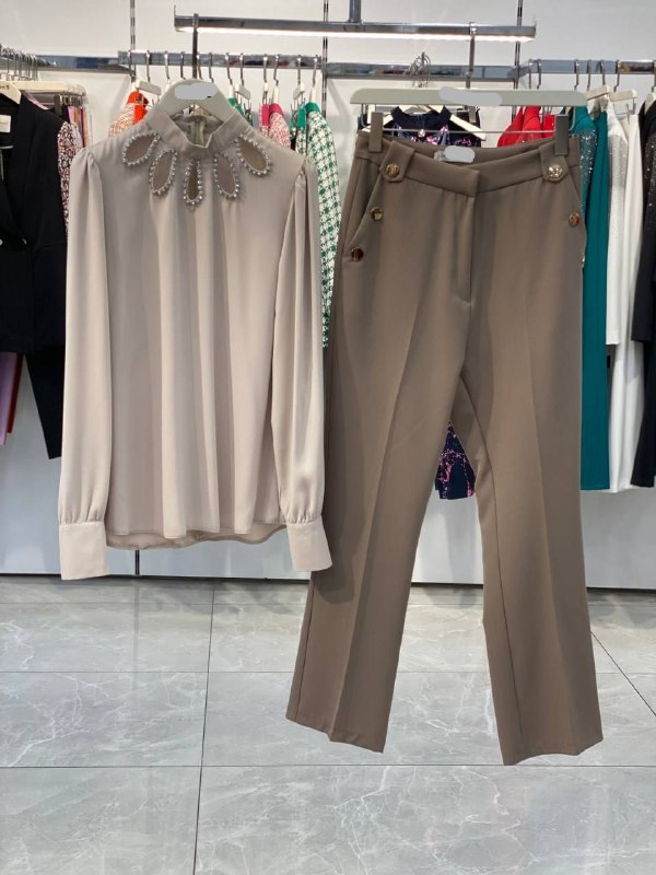 Apparel — 00919 view