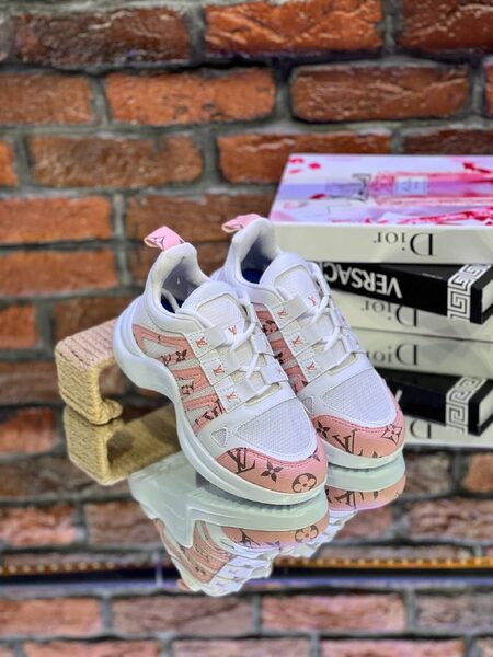 Louis Vuitton Sneakers — 00921 view 5