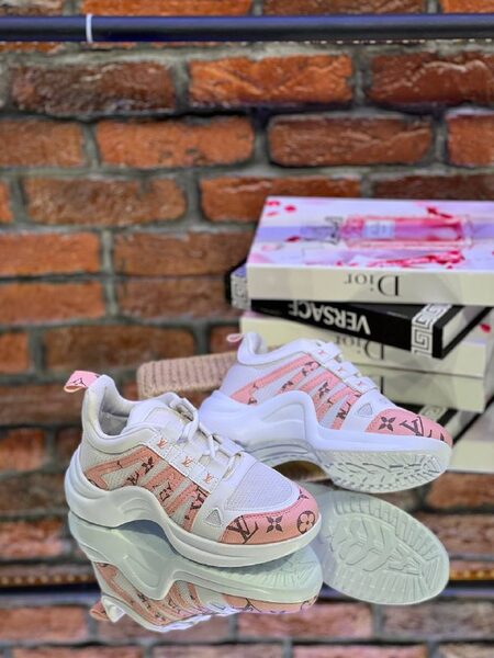 Louis Vuitton Sneakers — 00921 view 6