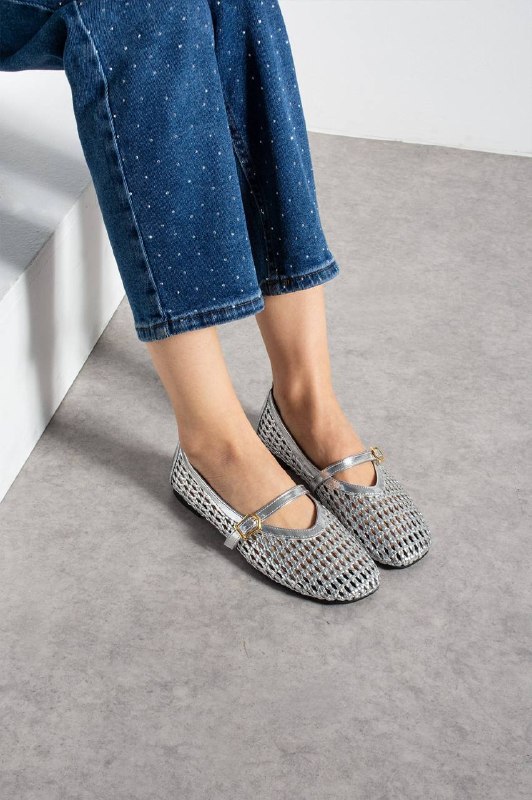 Women's Shoes — 2403