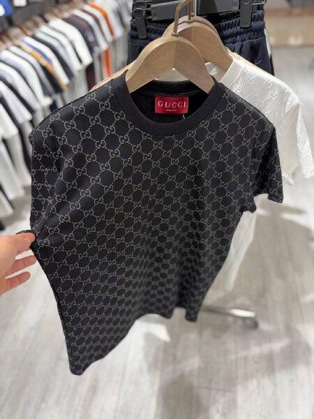 Apparel — TGAbm7wq6jFI view 3