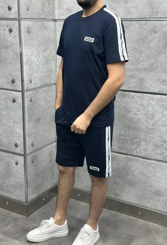 Apparel — TGAd5vJSgcf- view