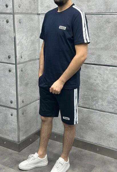 Apparel — TGAd5vJSgcf- view 2