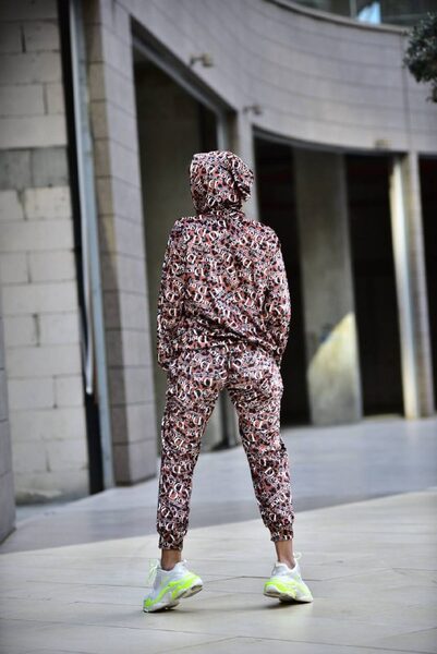 Apparel — TGAiRpk4WeZ_ view 3