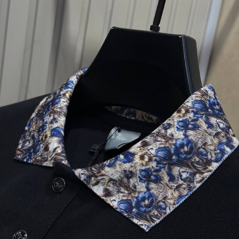 Apparel — TGAnDmW_Mxh5 view