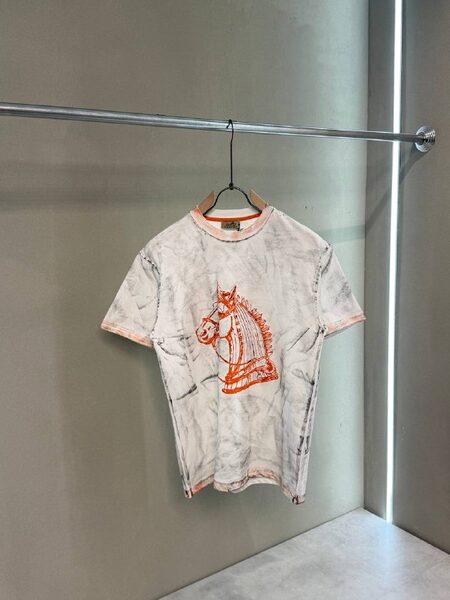 Apparel — TGAqmiiuc8xi view 2