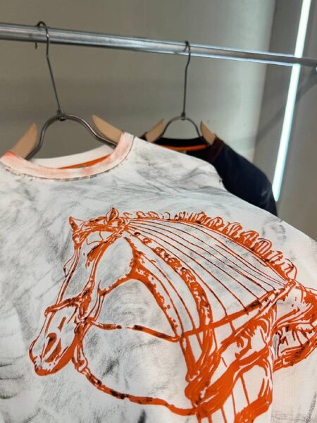 Apparel — TGAqmiiuc8xi view 5