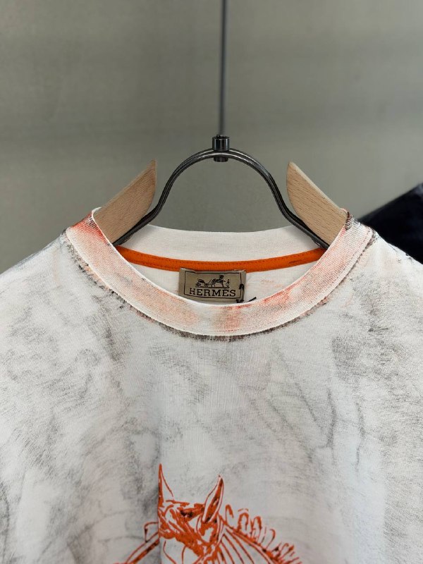 Apparel — TGAqmiiuc8xi view