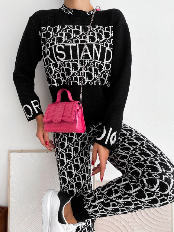 Apparel — TGAw7kpiz7BQ view
