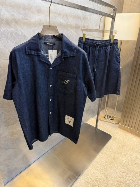 Apparel — TGAzS92Ha4Vf