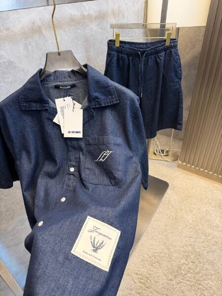 Apparel — TGBKSWAVlbBq