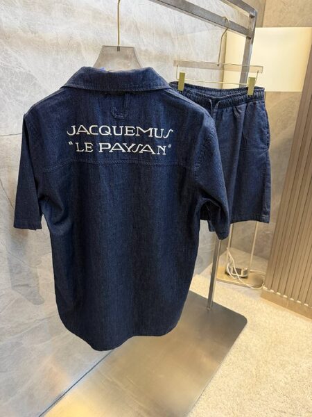 Apparel — TGBKSWAVlbBq view 3