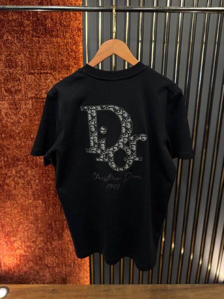 Apparel — TGBf96N6cuEx view 4