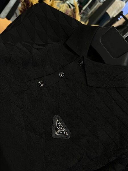 Apparel — TGBilOeoMT6T view 2