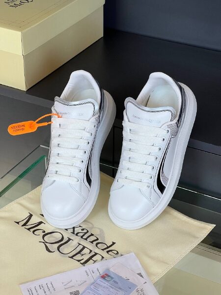 Men's Sneakers — TGBvW3cXVw_X view 4