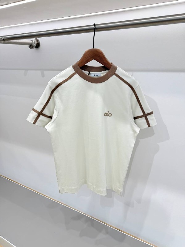 Apparel — TGCUyMUdikd-