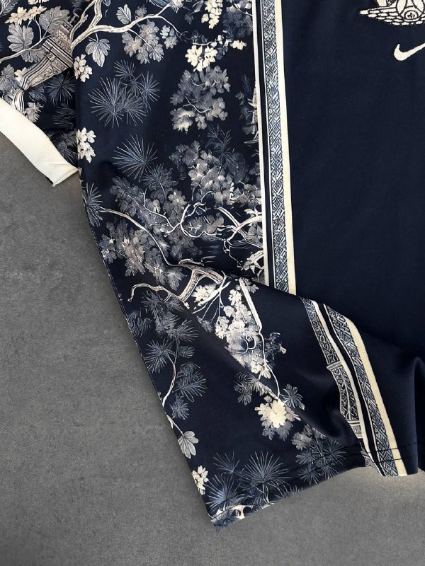 Apparel — TGCi_Agj-UoU view