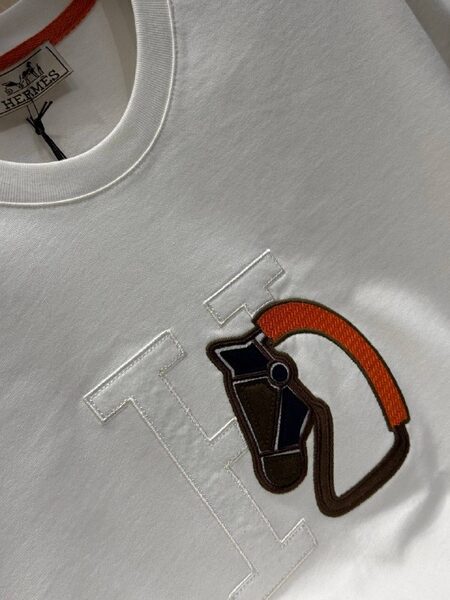 Apparel — TGCjLZzgNi7T